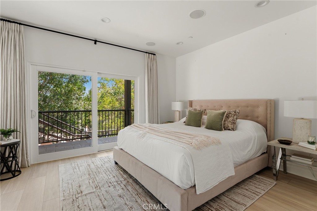 6029 Fairview