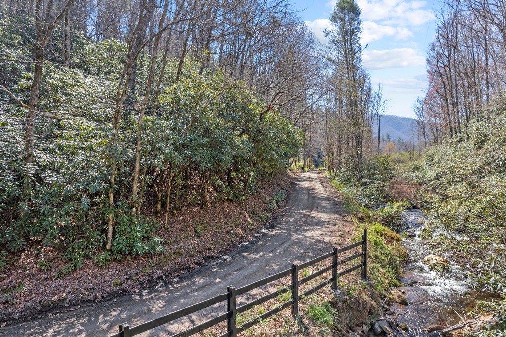 100 Rinehart Creek Rd