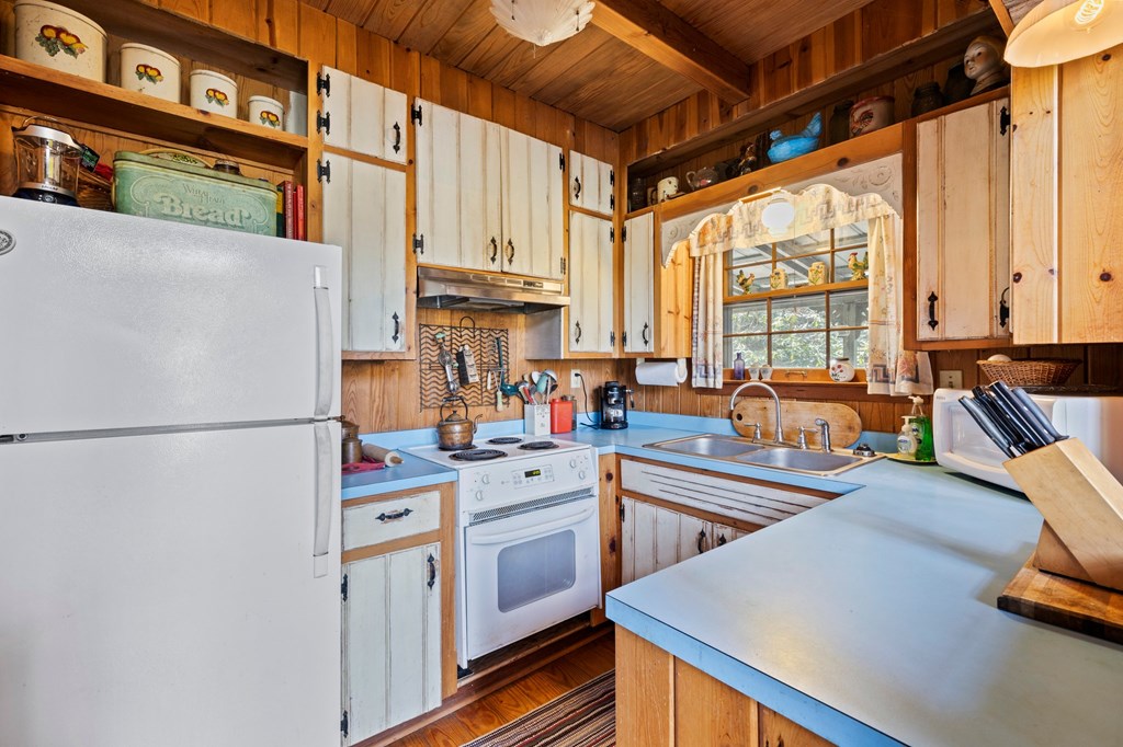 100 Rinehart Creek Rd