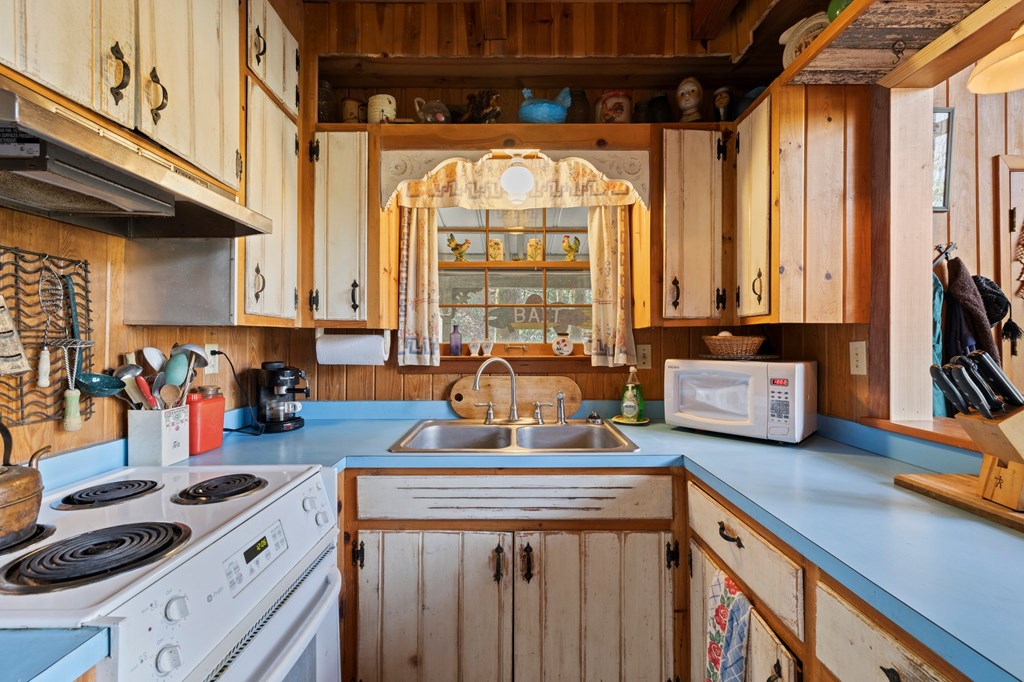 100 Rinehart Creek Rd