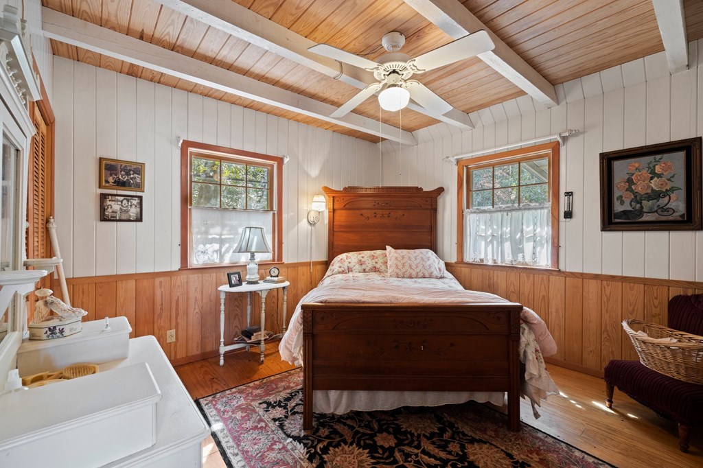 100 Rinehart Creek Rd