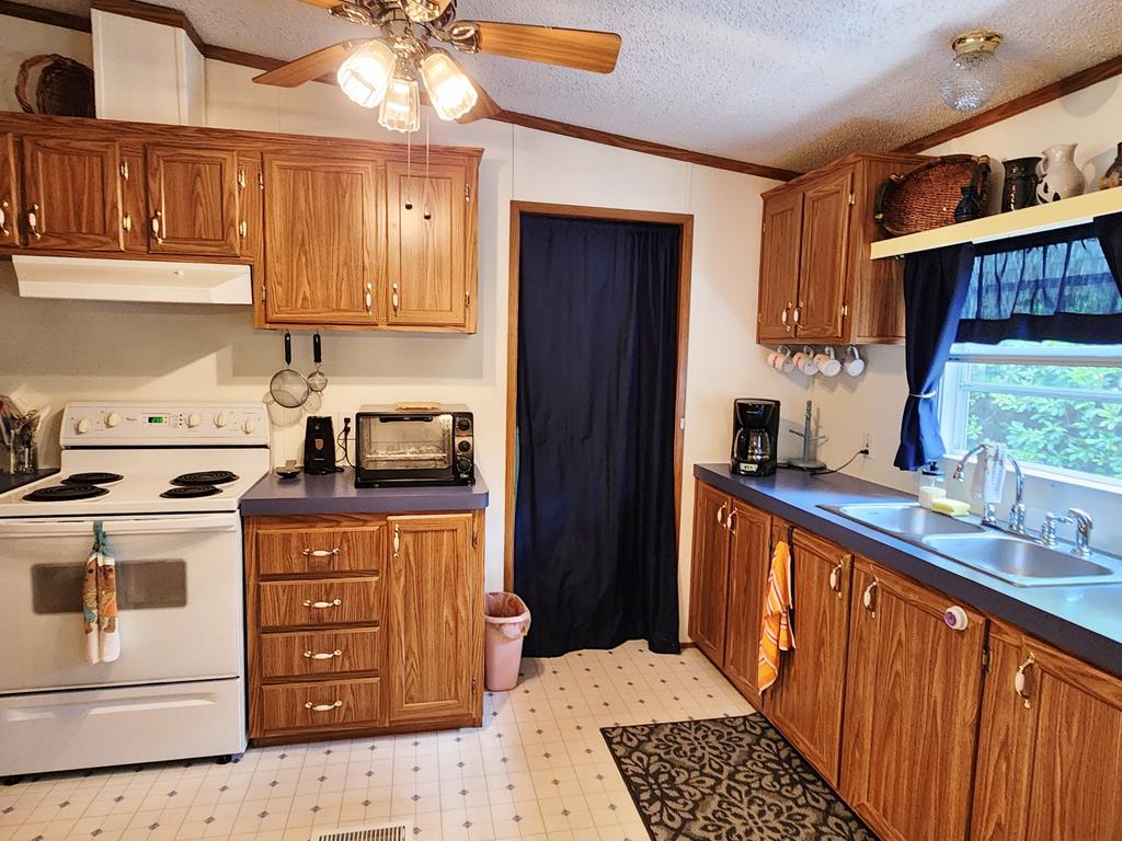 240 Roxie Lane