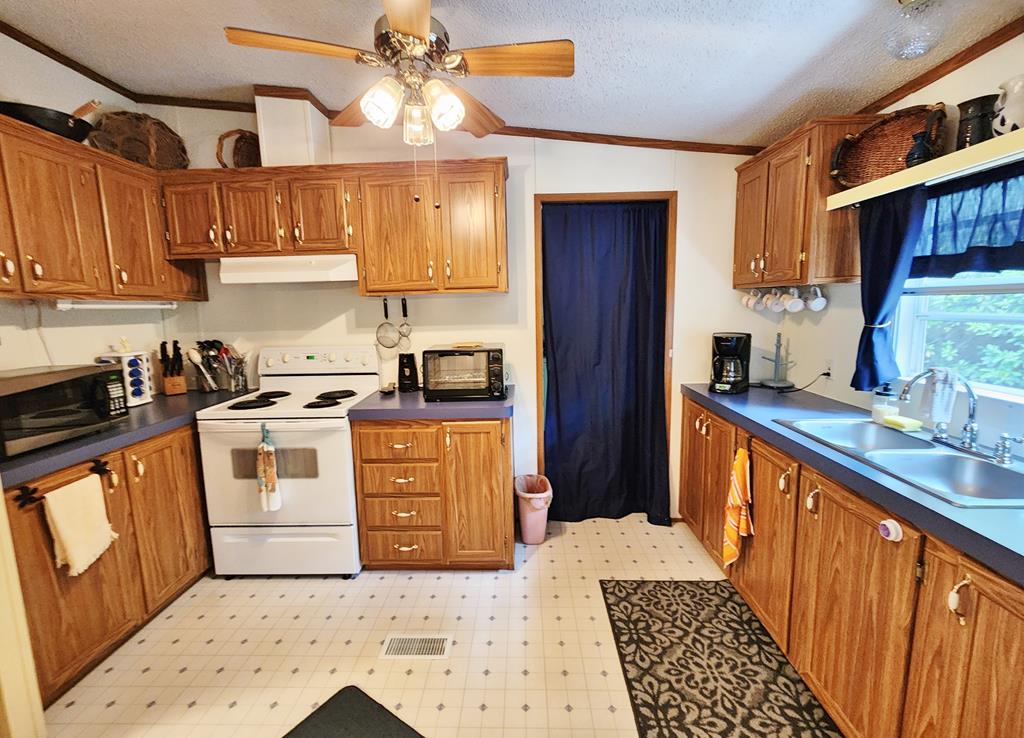240 Roxie Lane