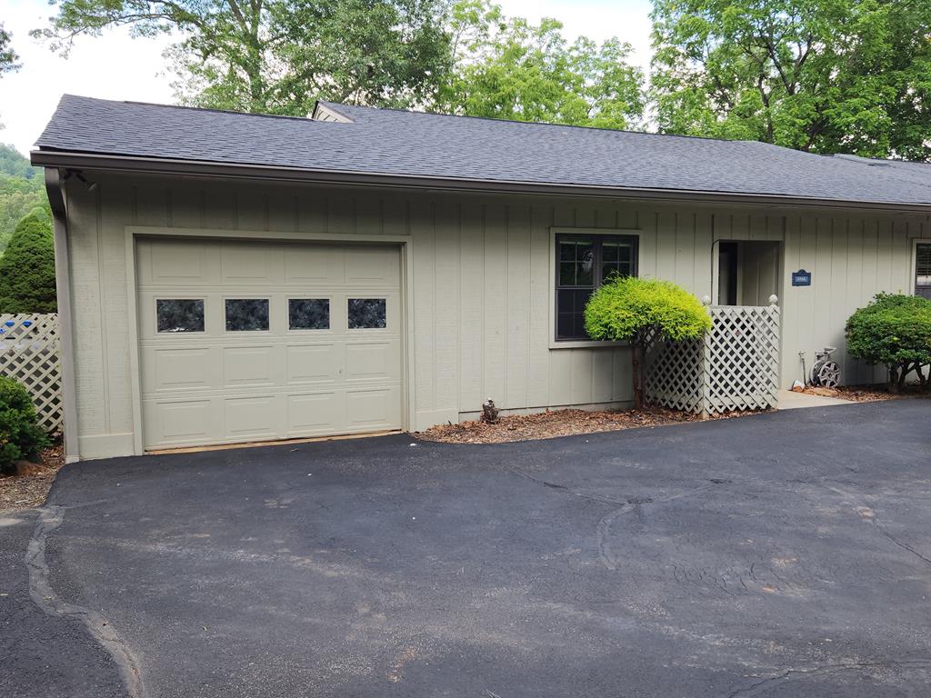 575A Oak Creek Rd