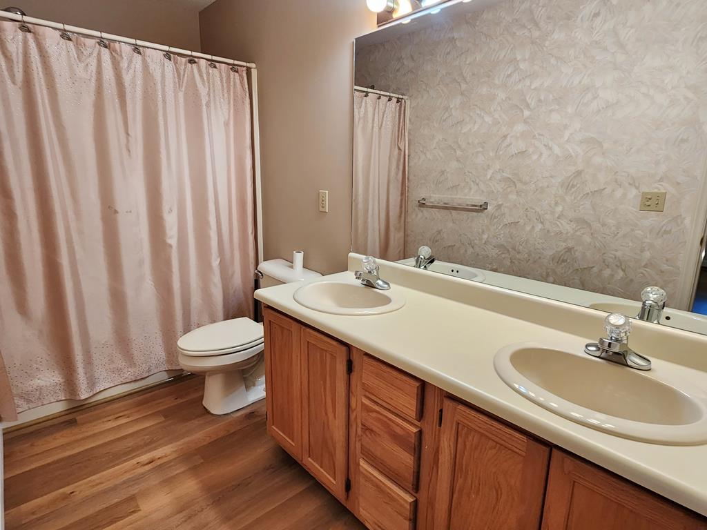575A Oak Creek Rd