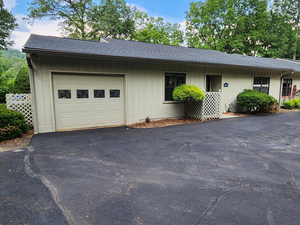 575A Oak Creek Rd