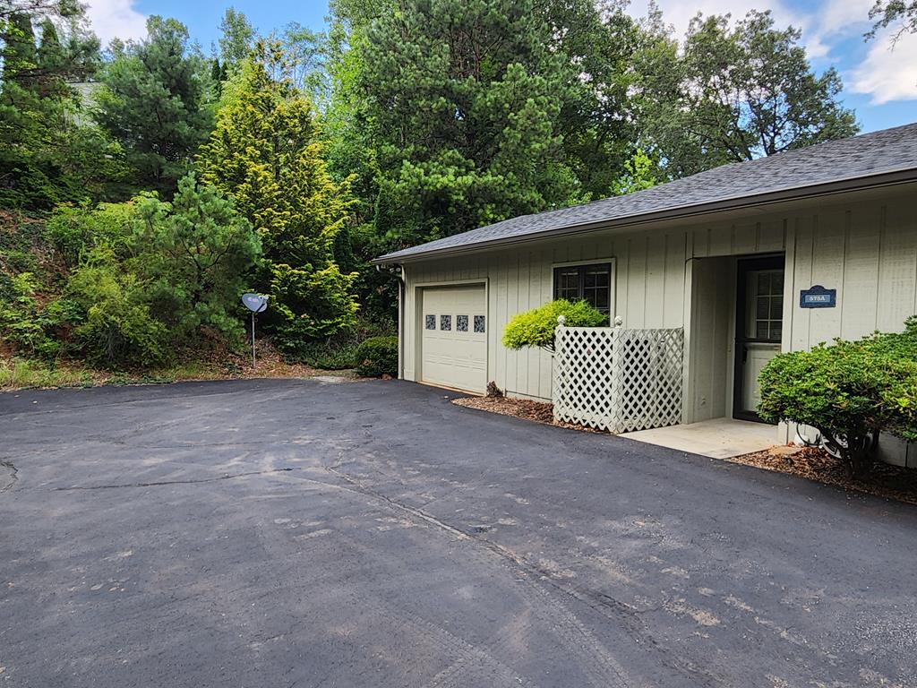 575A Oak Creek Rd