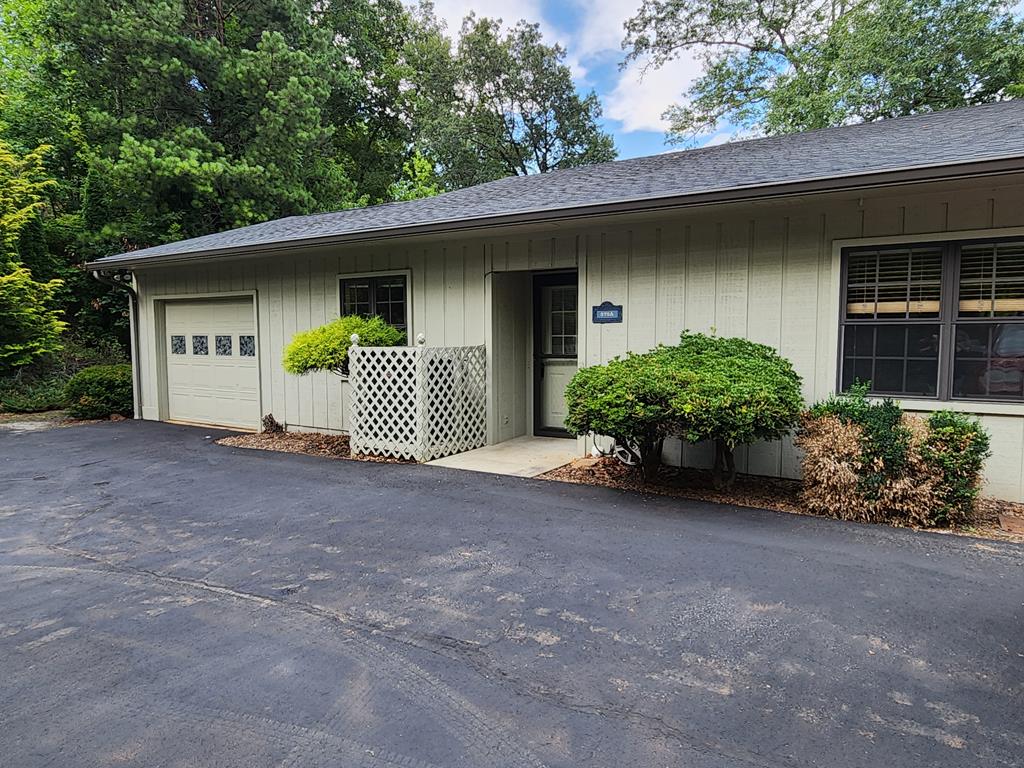 575A Oak Creek Rd