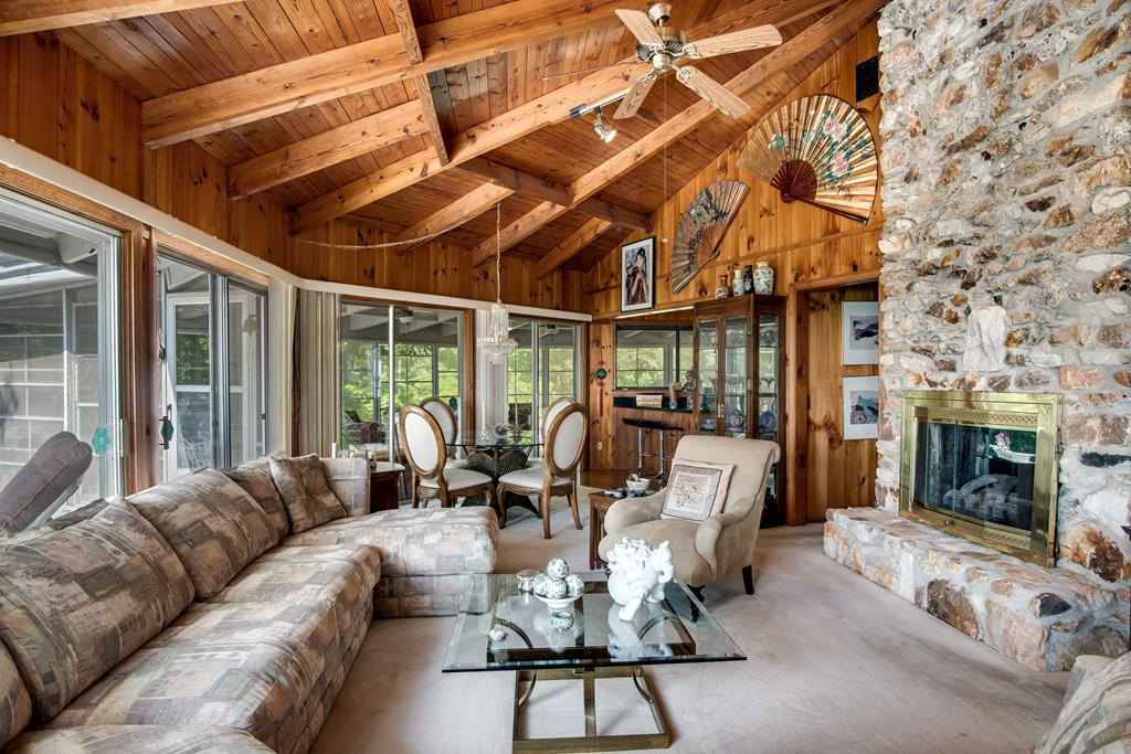 2107 Scofield Rd