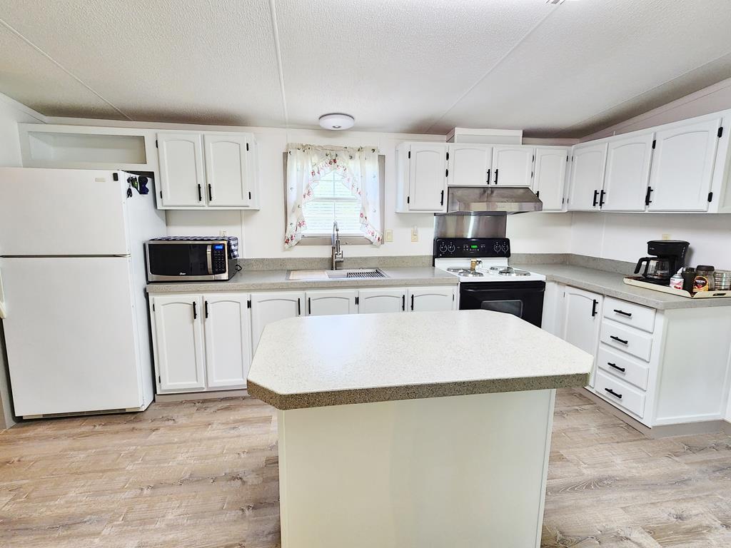 39 Brookshire Ct