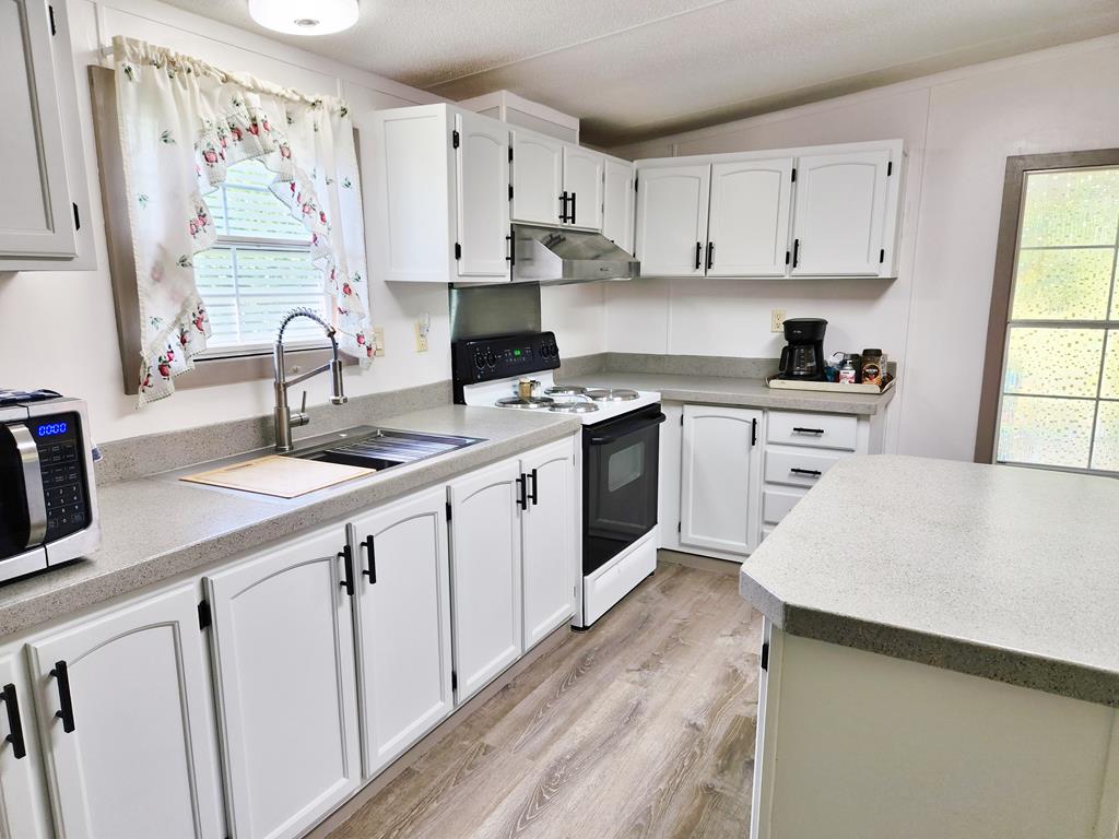39 Brookshire Ct