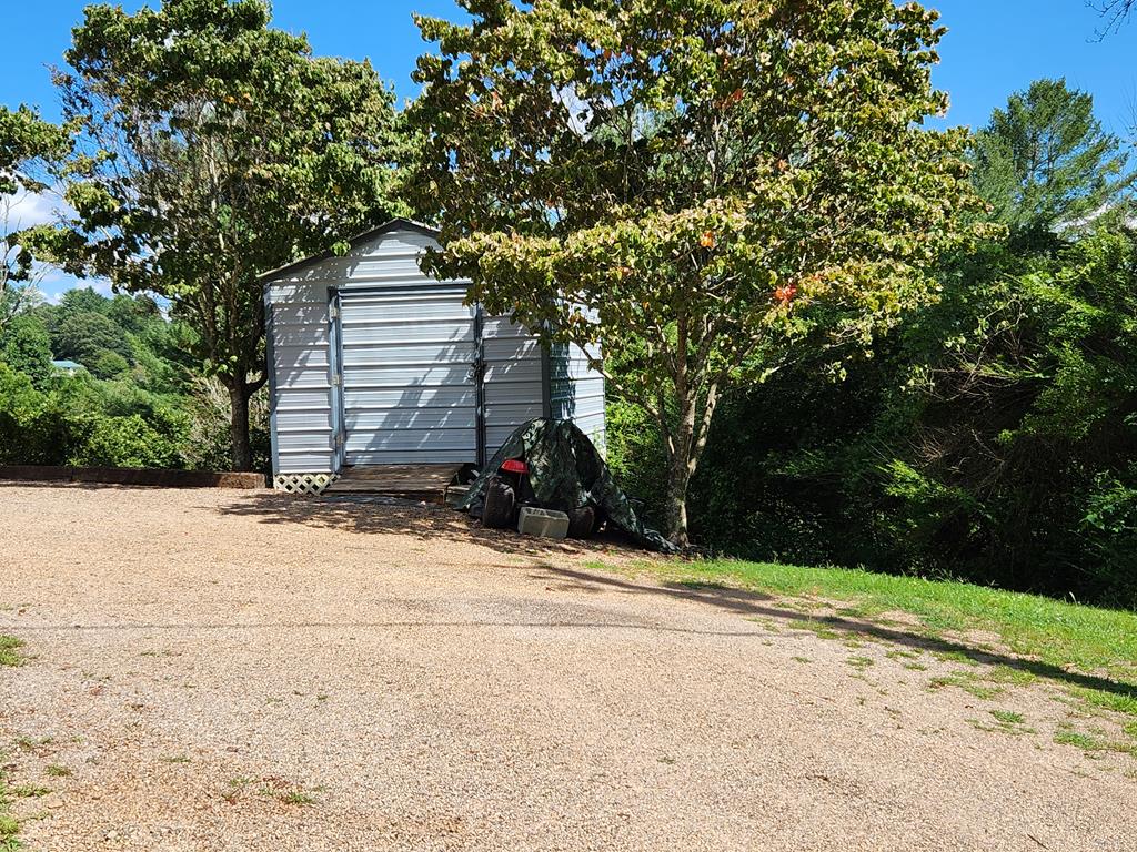 39 Brookshire Ct