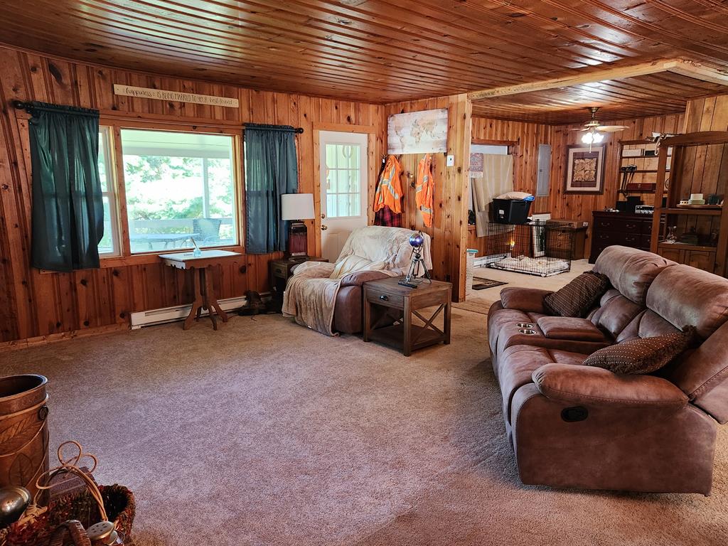 104 Hurst Rd