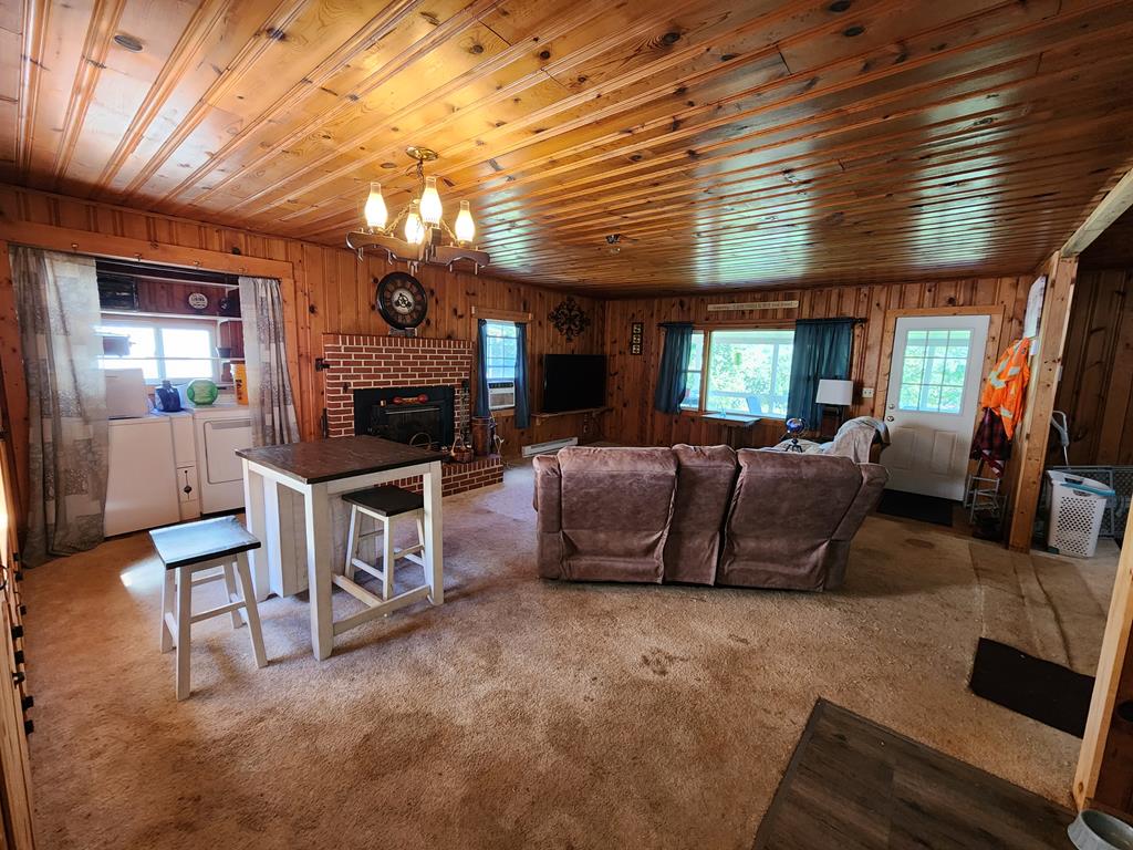 104 Hurst Rd