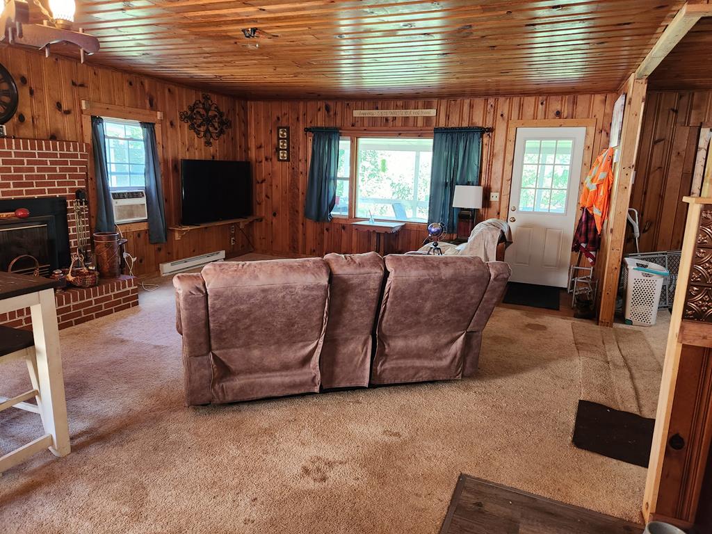 104 Hurst Rd