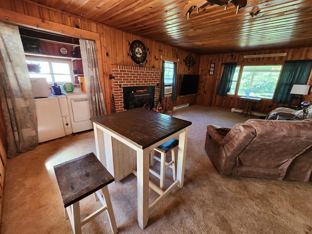 104 Hurst Rd