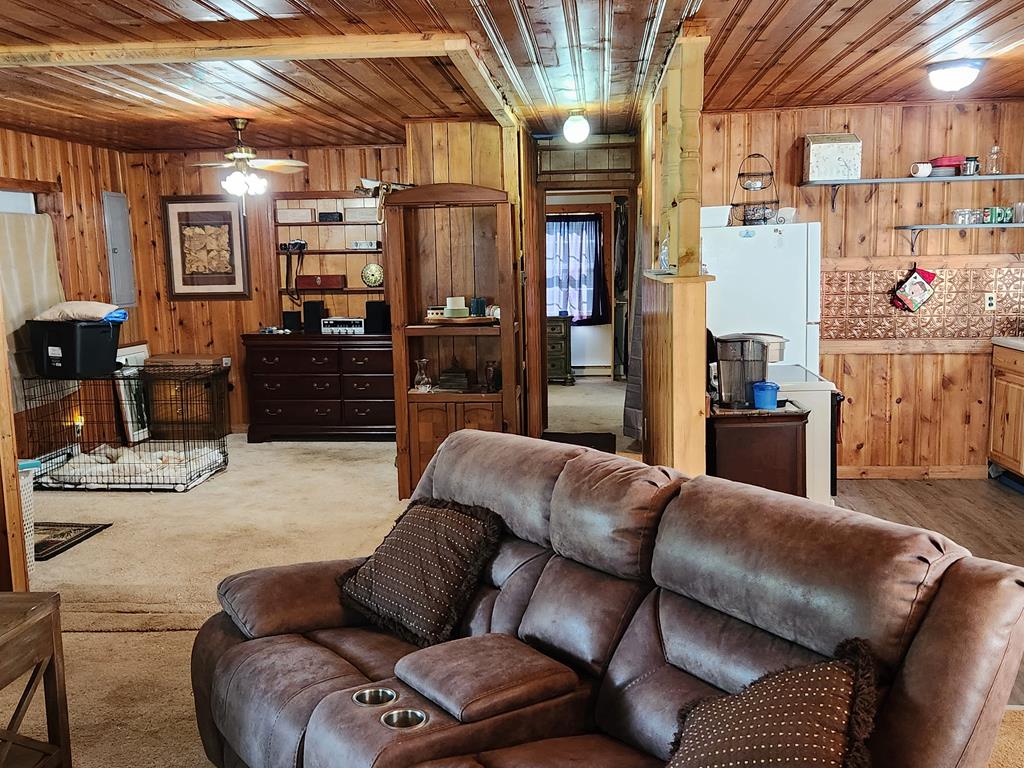 104 Hurst Rd