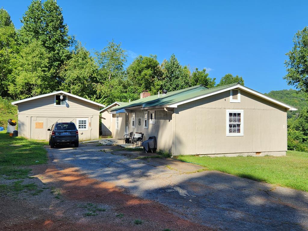 104 Hurst Rd