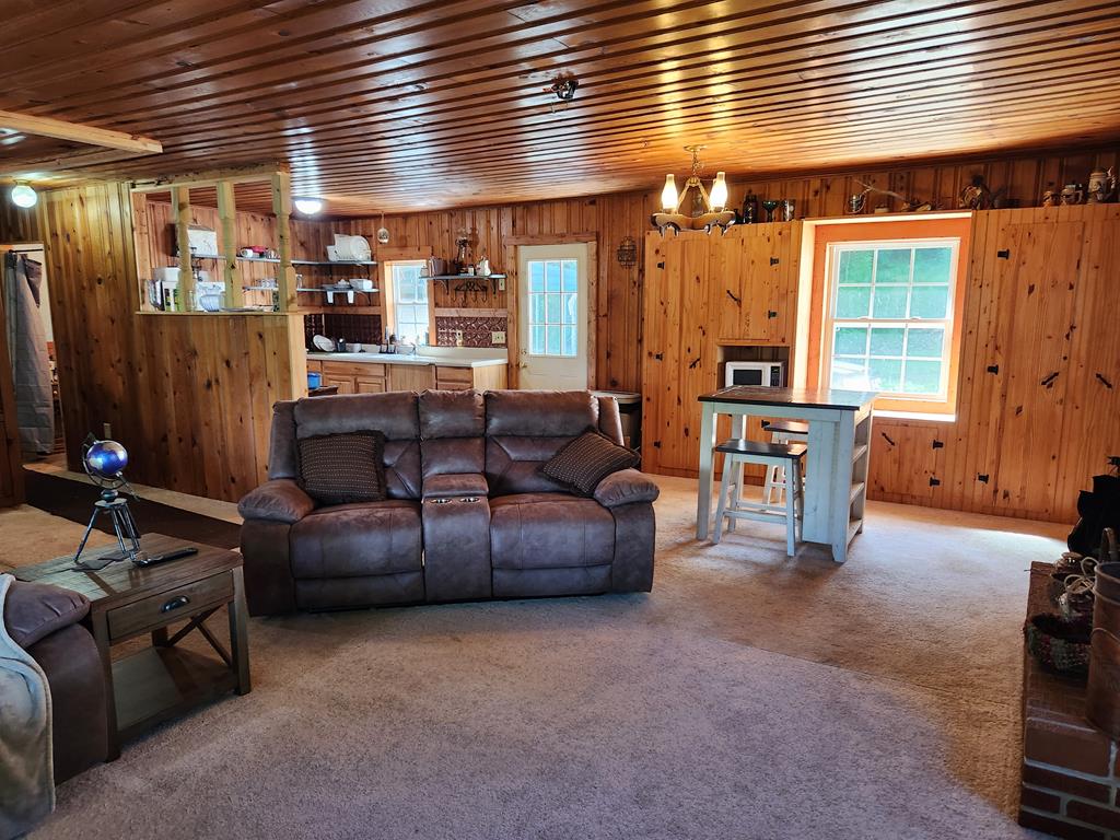 104 Hurst Rd