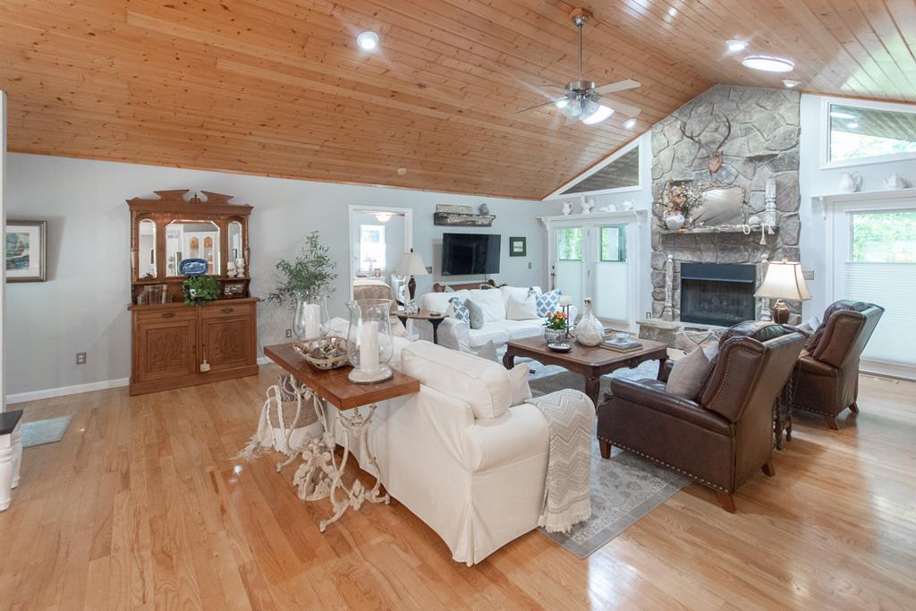 2311 Jack Cabe Rd