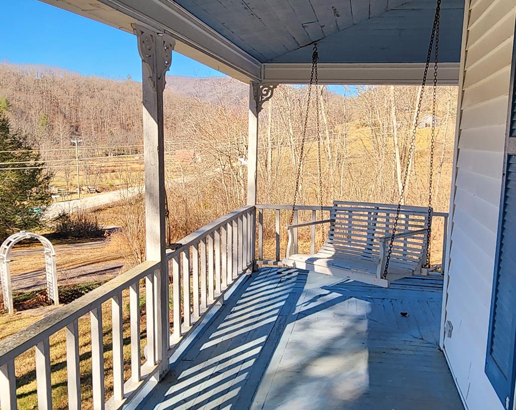 11 Dobson Mountain Road