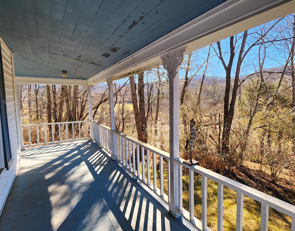 11 Dobson Mountain Road