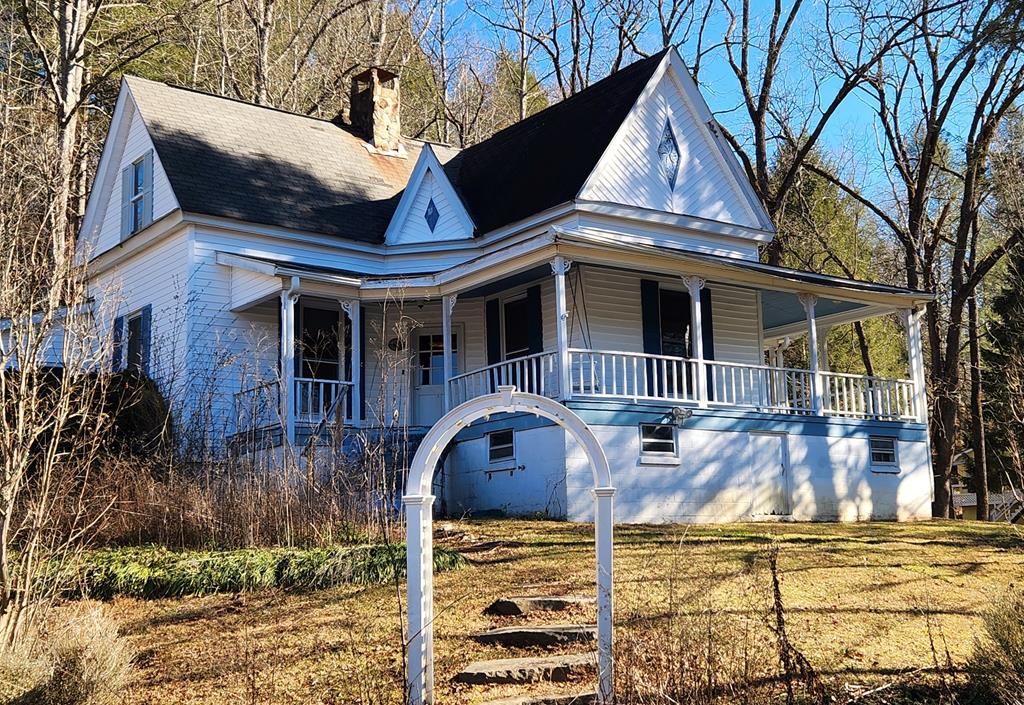 11 Dobson Mountain Road