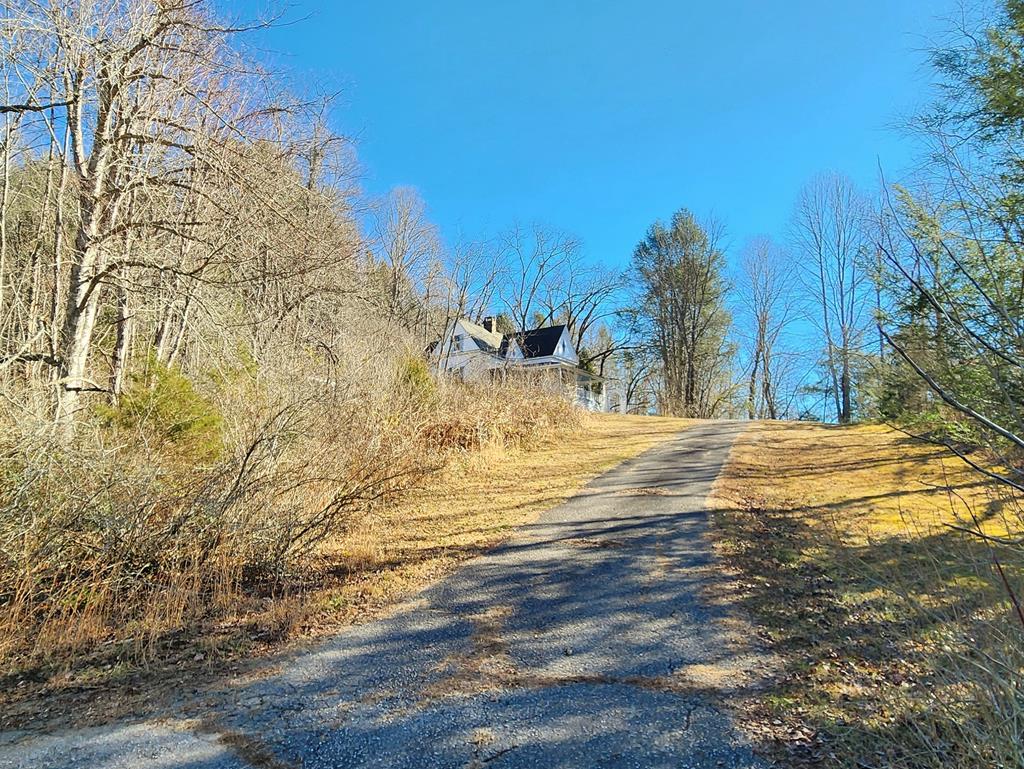 11 Dobson Mountain Road