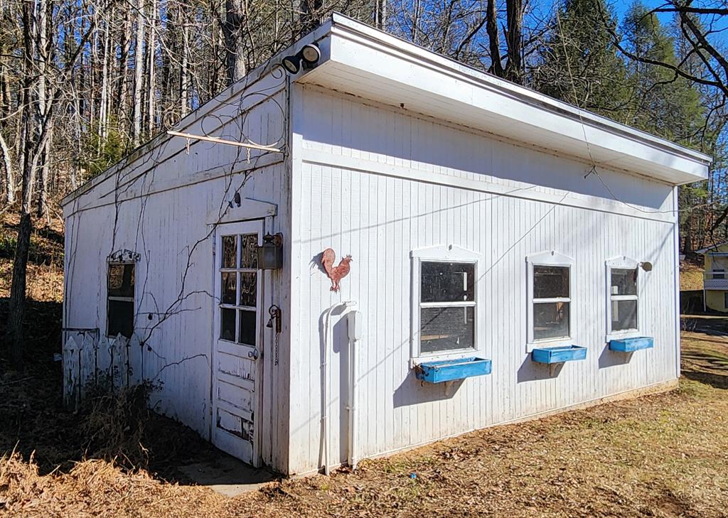 11 Dobson Mountain Road
