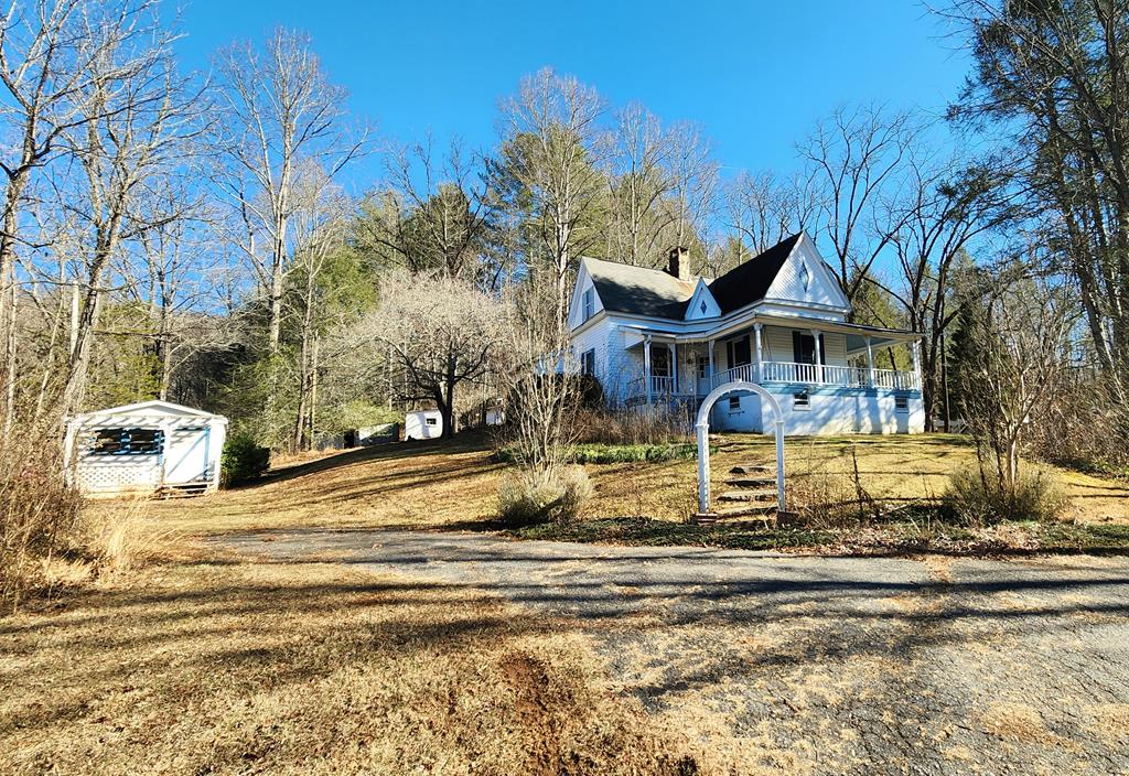 11 Dobson Mountain Road