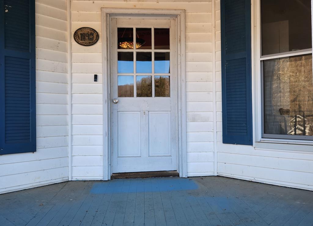 11 Dobson Mountain Road