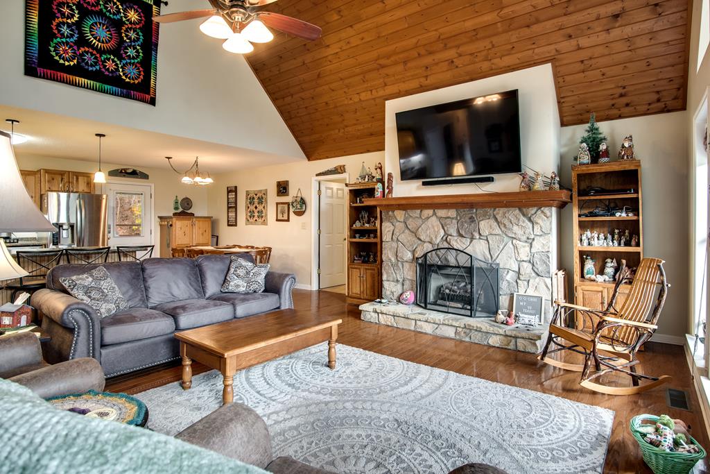 50 Corundum Hill Rd