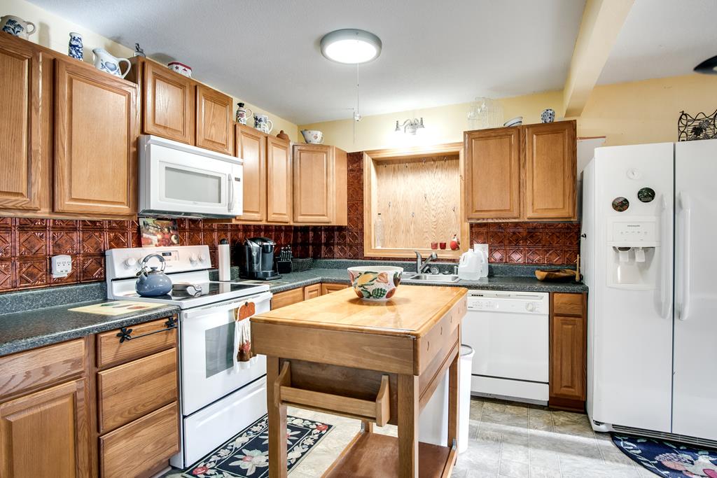 2737 Clarks Chapel Rd