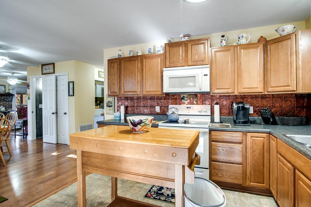 2737 Clarks Chapel Rd