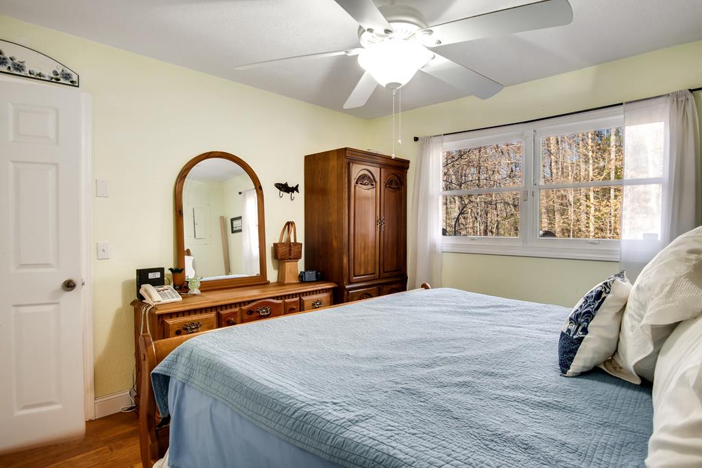 2737 Clarks Chapel Rd