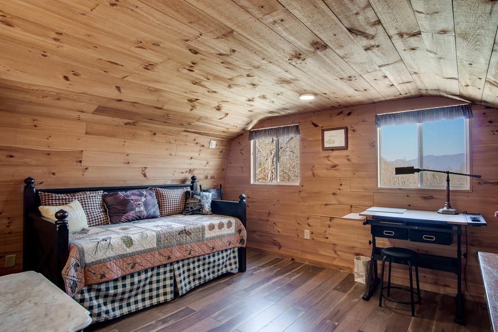 174 West Lowery Lane