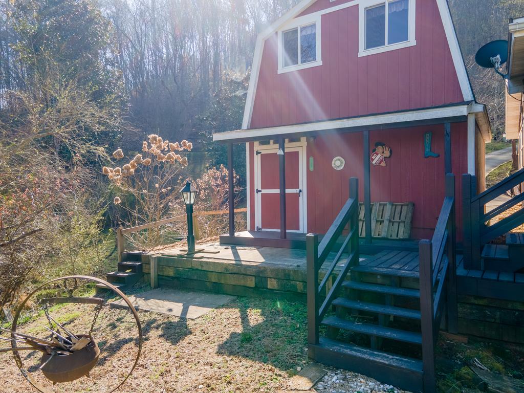 174 West Lowery Lane