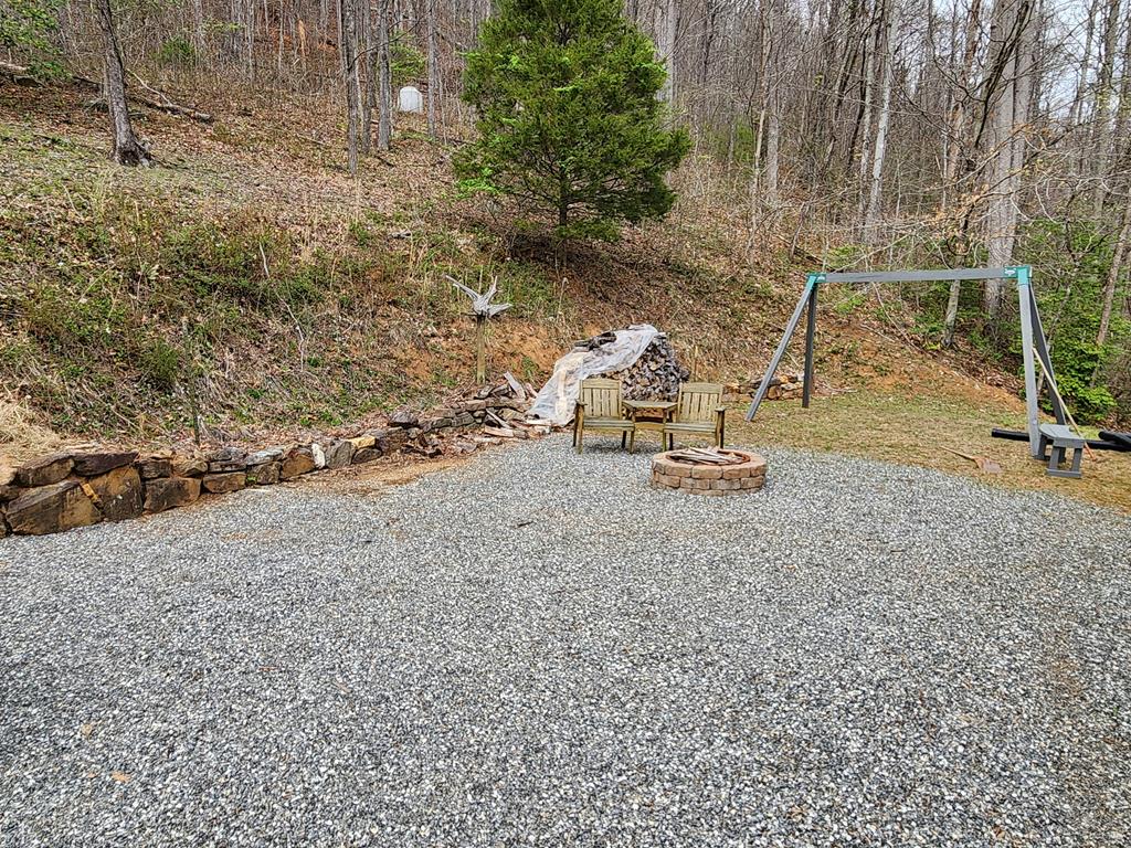 69 Warm Mountain Road