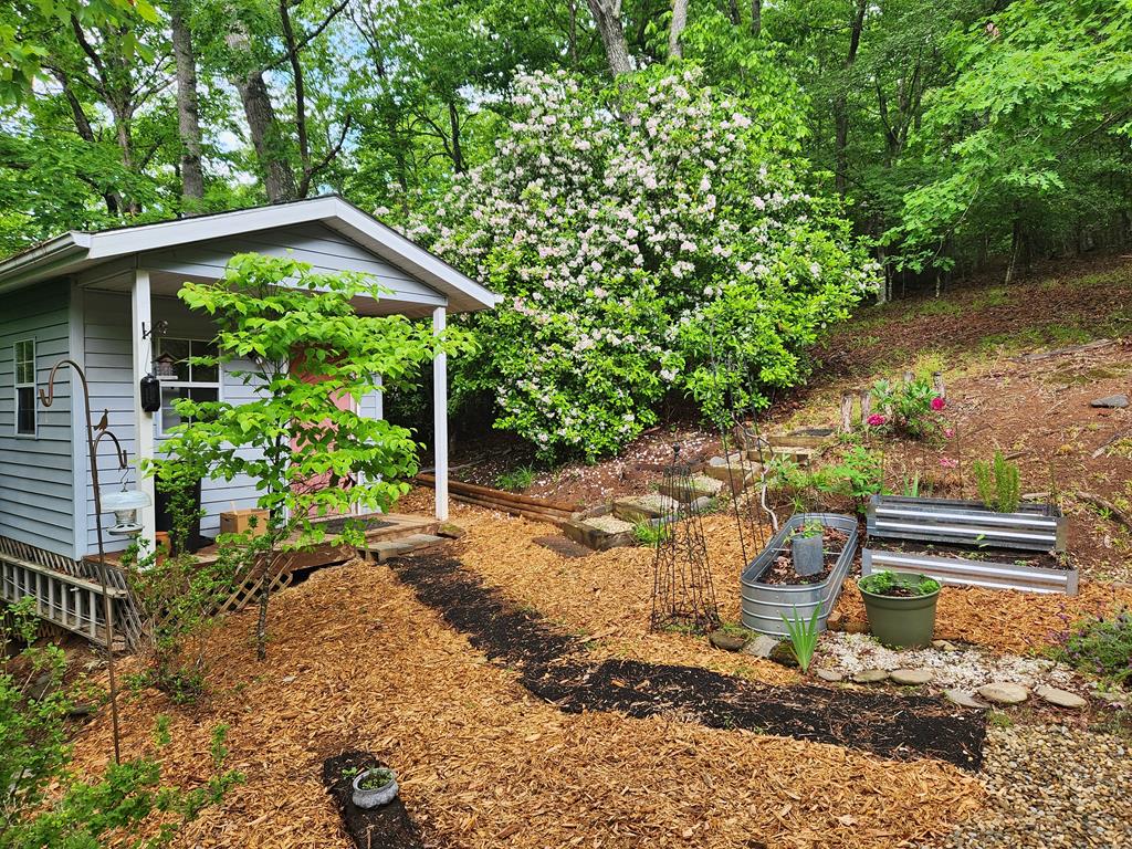 202 Chickadee Trail