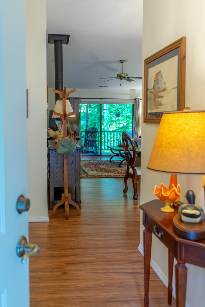 594B Oak Creek Rd