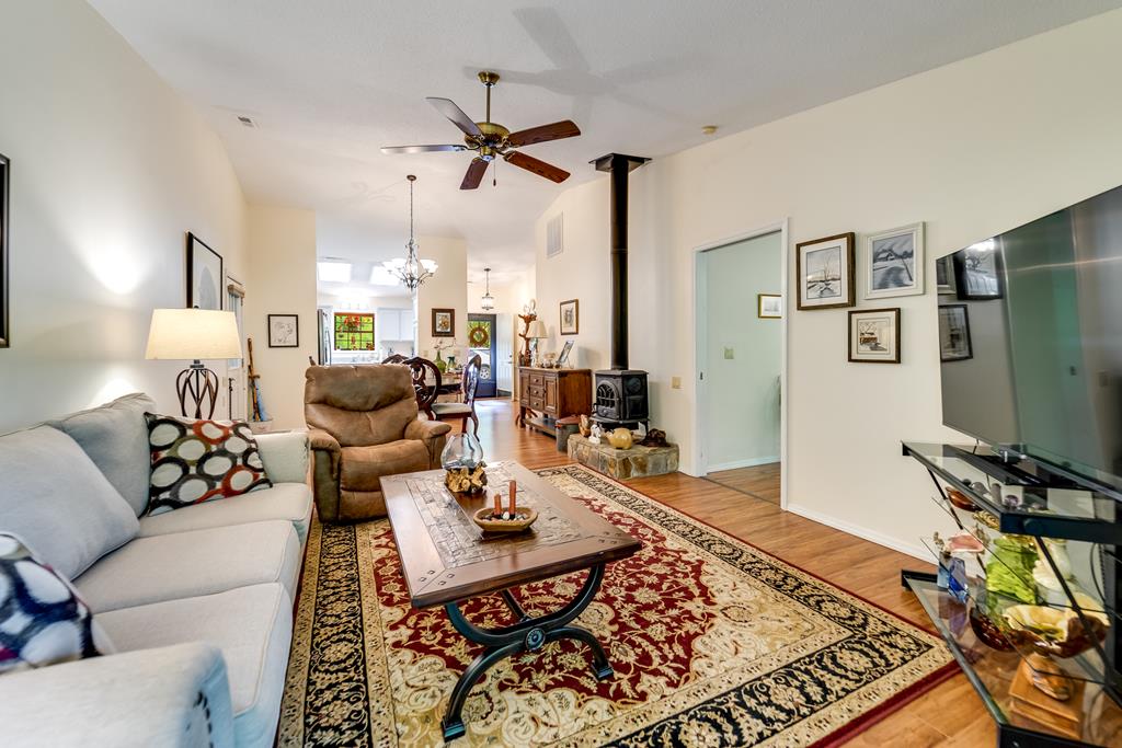 594B Oak Creek Rd