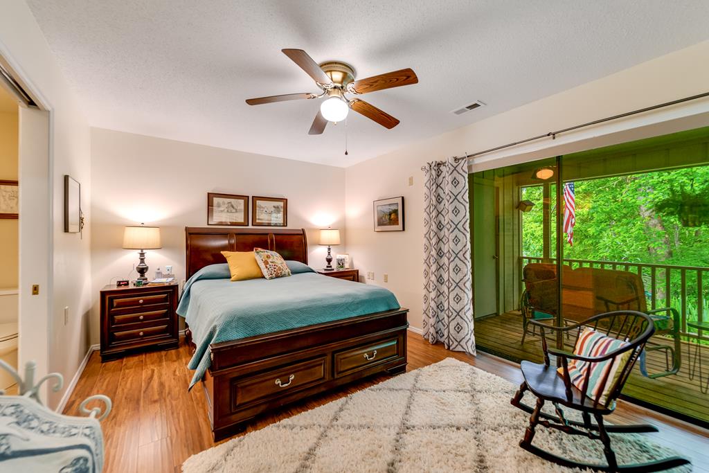 594B Oak Creek Rd