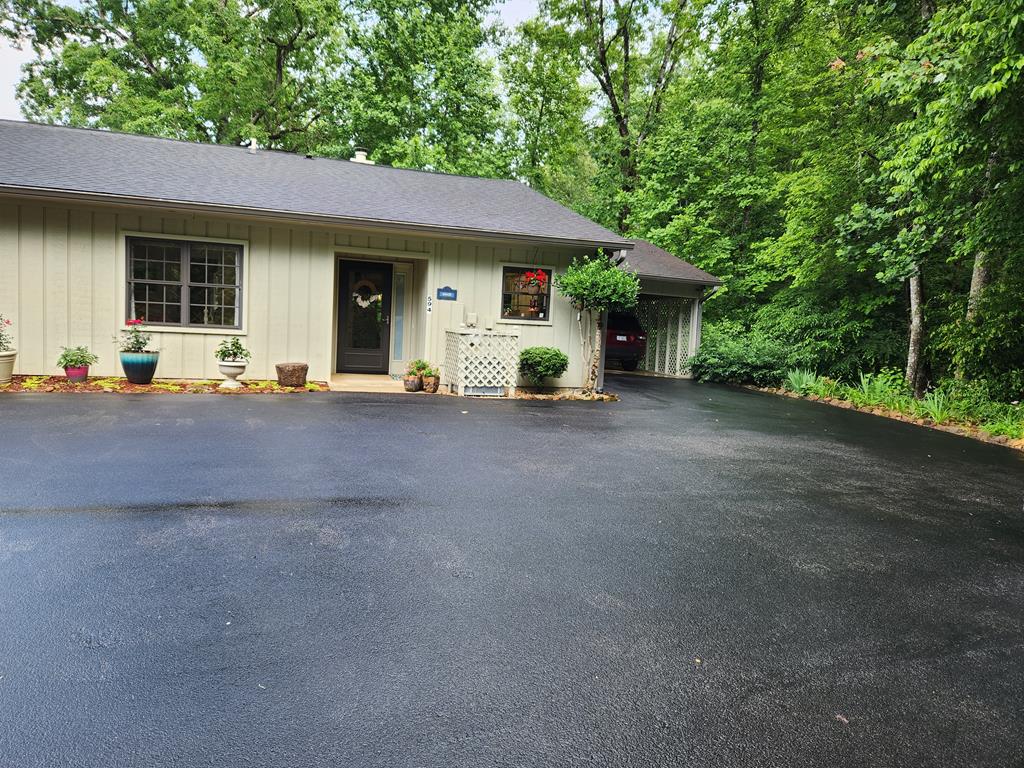 594B Oak Creek Rd
