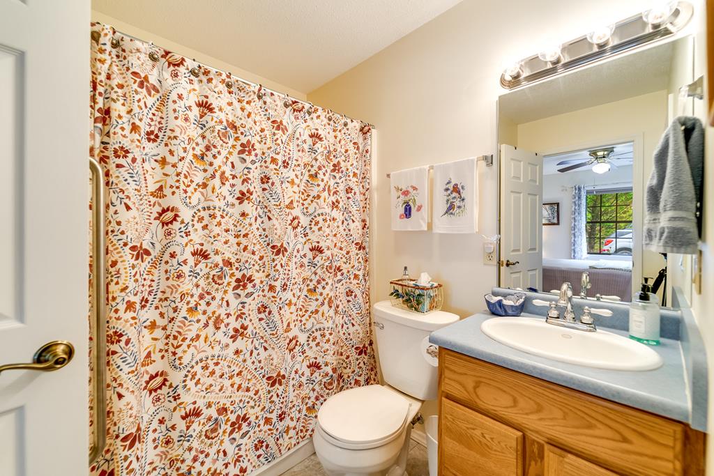 594B Oak Creek Rd