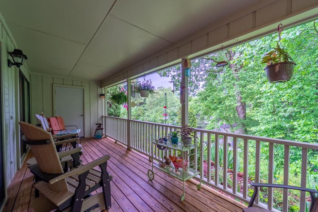 594B Oak Creek Rd