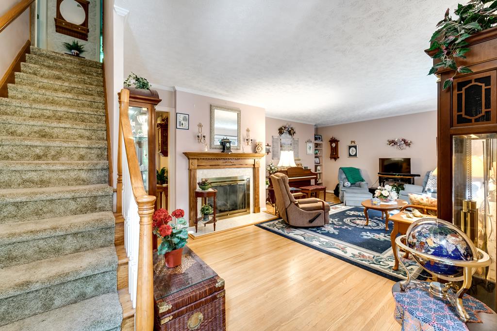 173 Hillcrest Cir