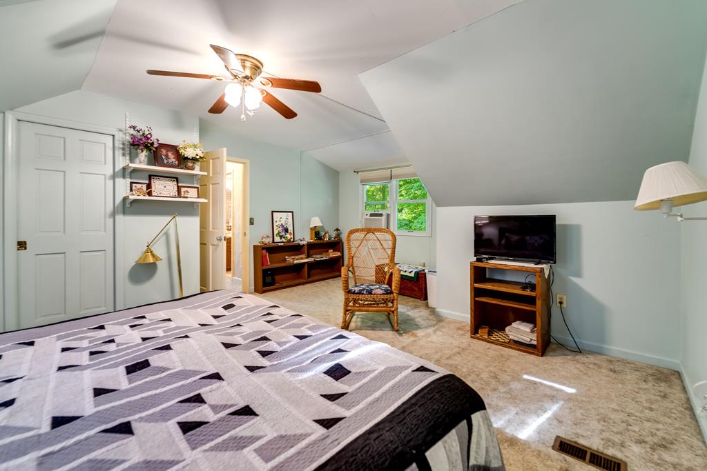 173 Hillcrest Cir