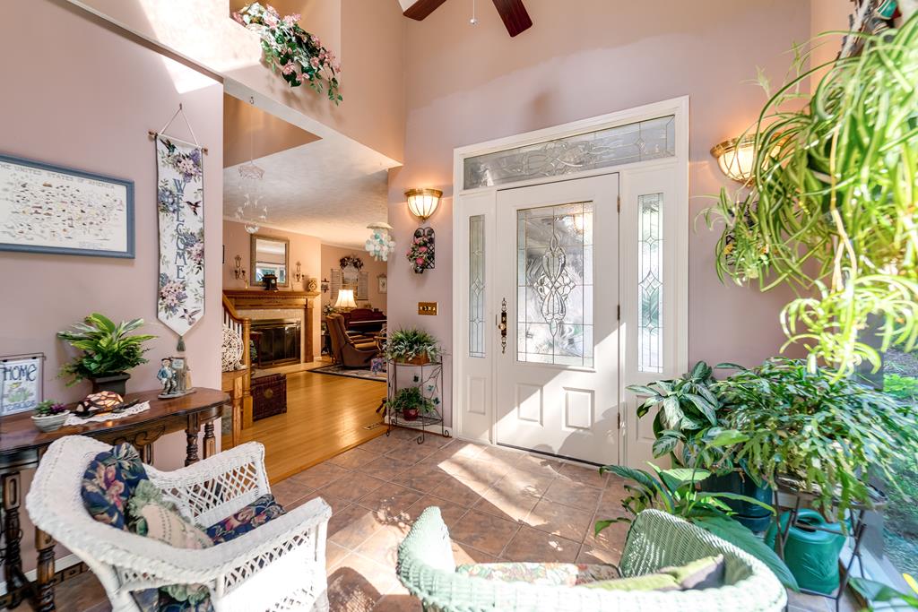 173 Hillcrest Cir