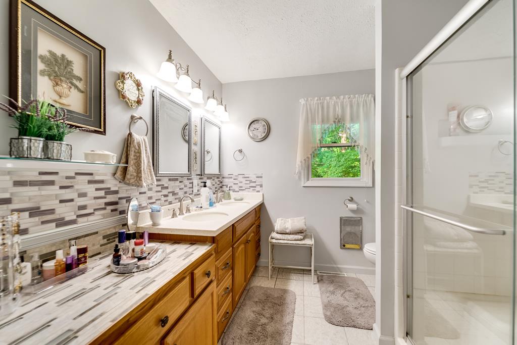 173 Hillcrest Cir