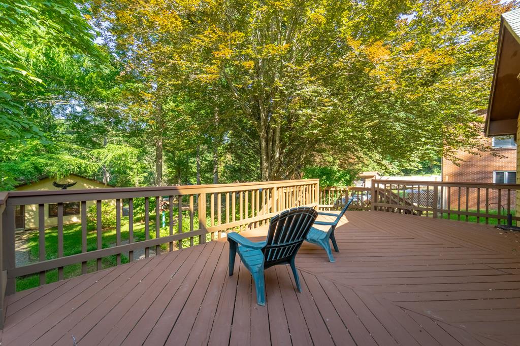 173 Hillcrest Cir